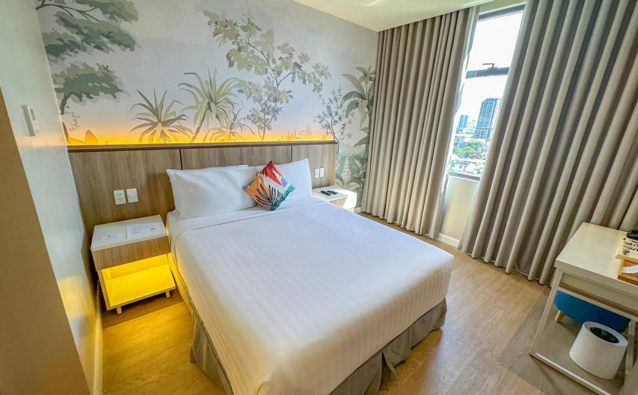 Harolds Hotel Кесон-Сити Экстерьер фото