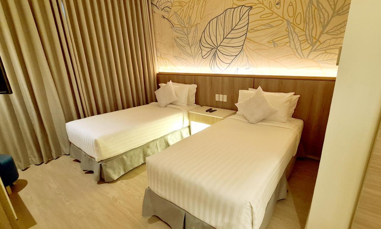Harolds Hotel Кесон-Сити Экстерьер фото